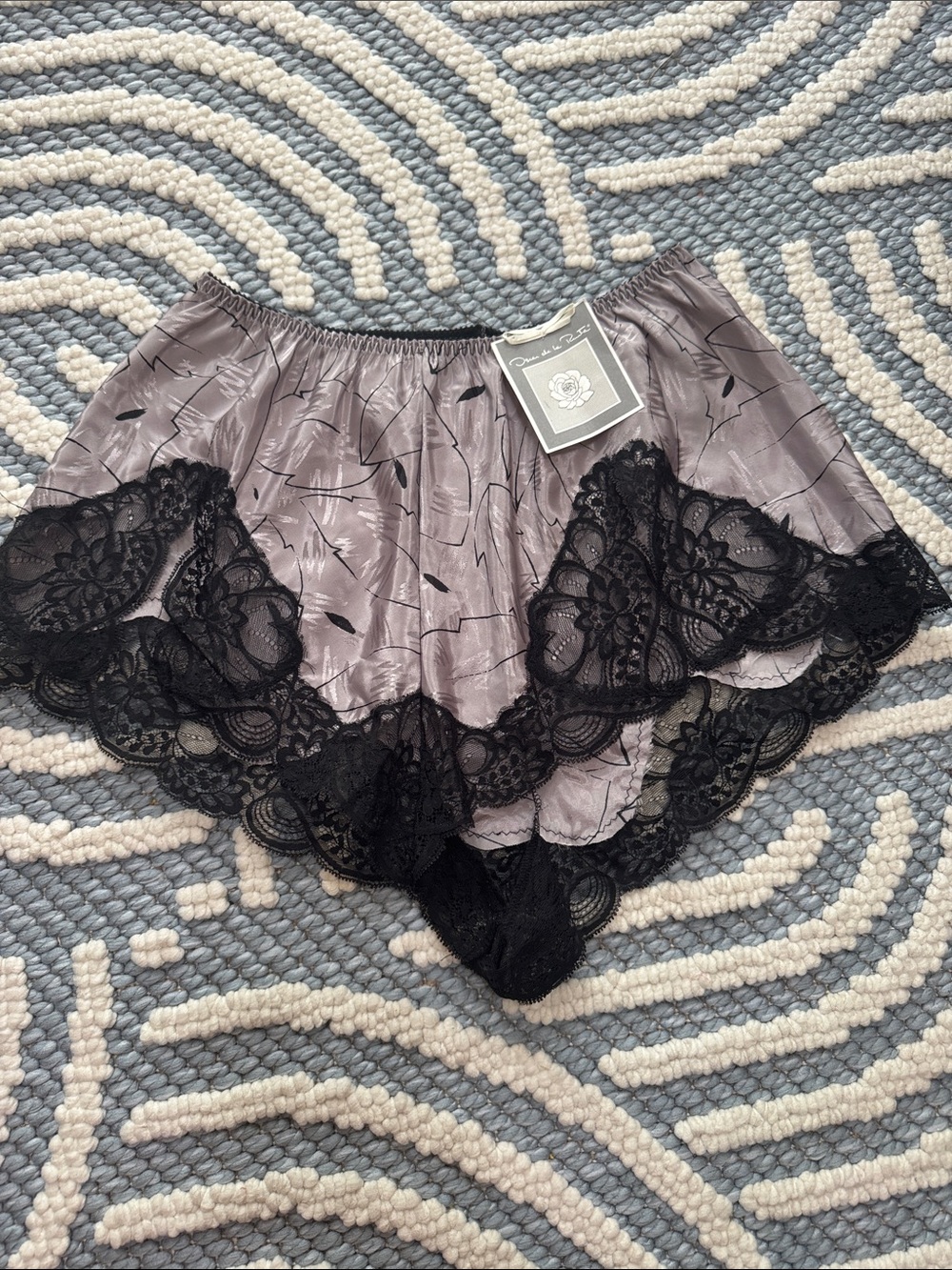 Vintage Oscar de la Renta Lingerie Tap Pants Gray Satin Lace Shorts NWT Size 6